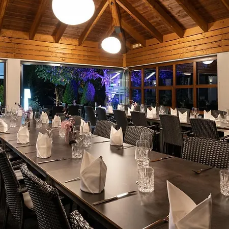 Отель Restaurant Zehn-brunnen