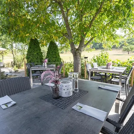 Отель Restaurant Zehn-brunnen 2*