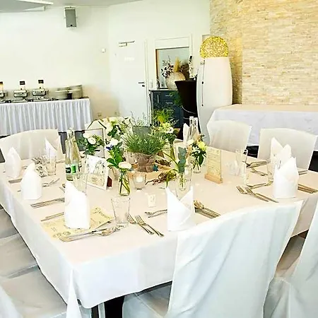 Restaurant Zehn-brunnen Hotel 2*