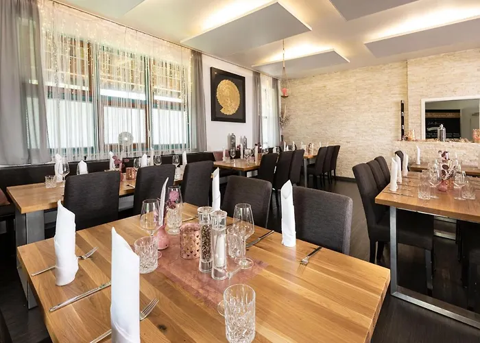 فندق Restaurant Zehn-brunnen رنينغن